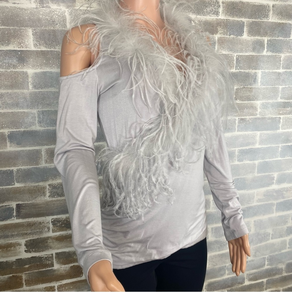 Boston Proper Cold Shoulder Ostrich Feather Trim Top in Gray - Gorgeous - Size M